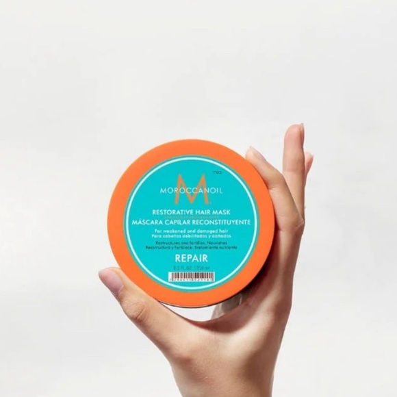 Moroccanoil Restorative Hair Mask 250mls
For weakened and damaged hair - Picture 8 of 8